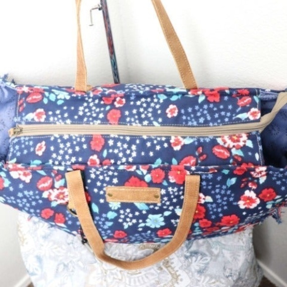 NWT Myra Bag FLAMBAE Weekender Bag XL Women Bag - Picture 4 of 8